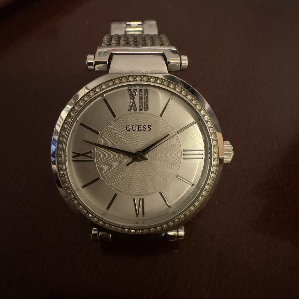 Gently loved Guess women’s stainless steel quartz watch, diamond face outline